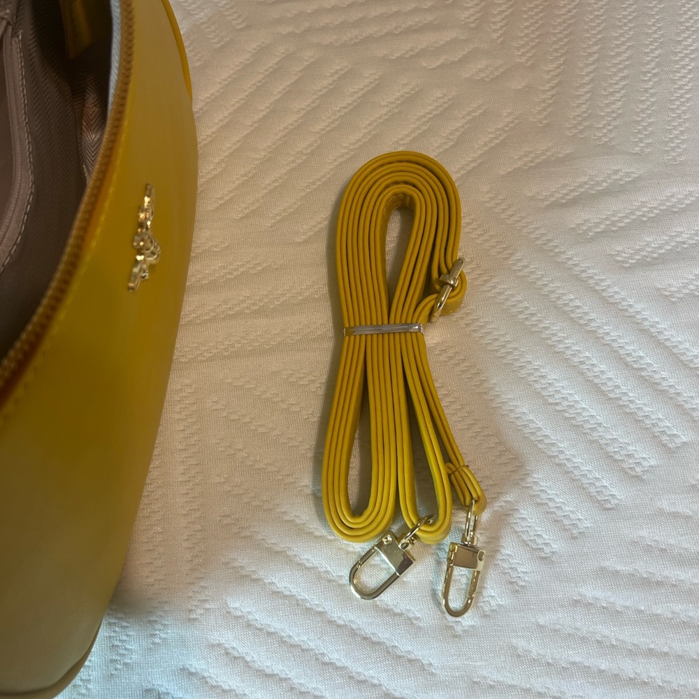 Bee Accent Mustard Yellow Shoulder Bag - Picture 4 of 4